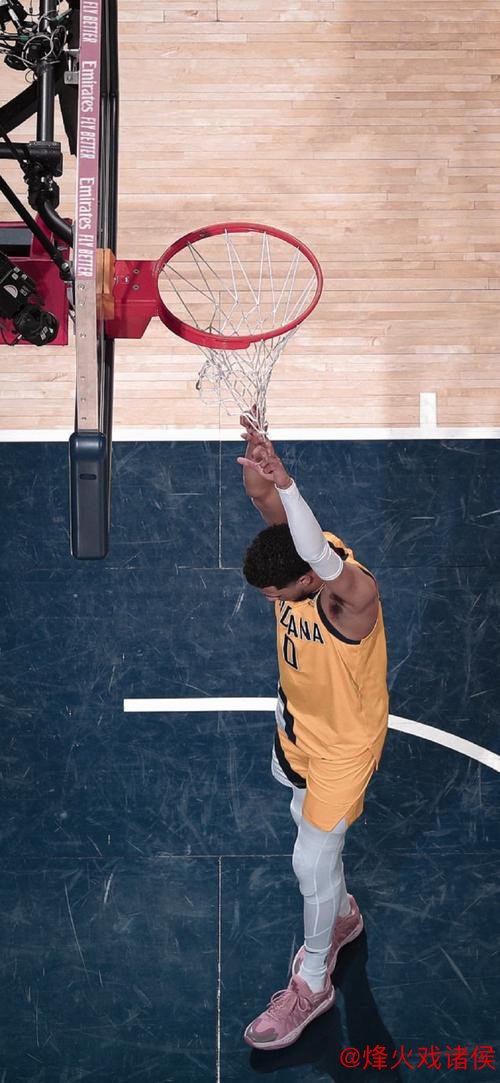 乔治三分7中0表现低迷，全场17投8中仍砍25分7助