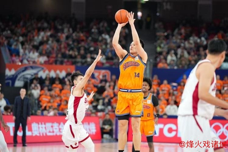 九连胜!上海大鲨鱼主场击败山西队 九连胜!上海大鲨鱼主场击败山西队