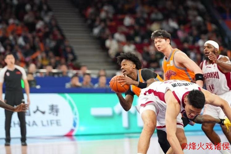 九连胜!上海大鲨鱼主场击败山西队 九连胜!上海大鲨鱼主场击败山西队