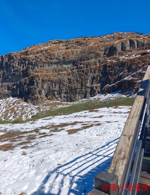云南昆明：北纬26°稀有雪山开启雪域旅游新篇章