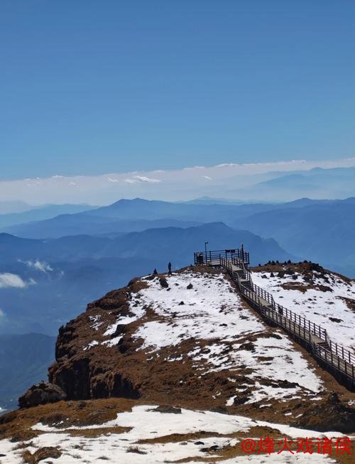 云南昆明：北纬26°稀有雪山开启雪域旅游新篇章