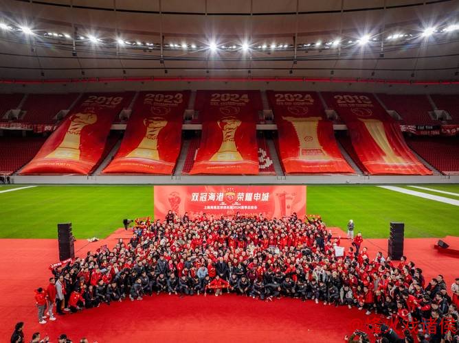 浙江队两度扳平上海海港,1分彰显勇士精神 浙江队两度扳平上海海港,1分彰显勇士精神