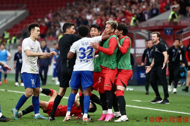 浙江队两度扳平上海海港,1分彰显勇士精神 浙江队两度扳平上海海港,1分彰显勇士精神