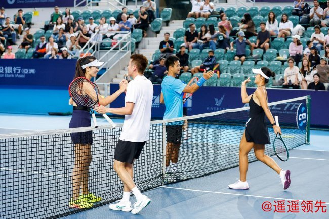 左起：张玲、洪永城、孙发京、韦思佳